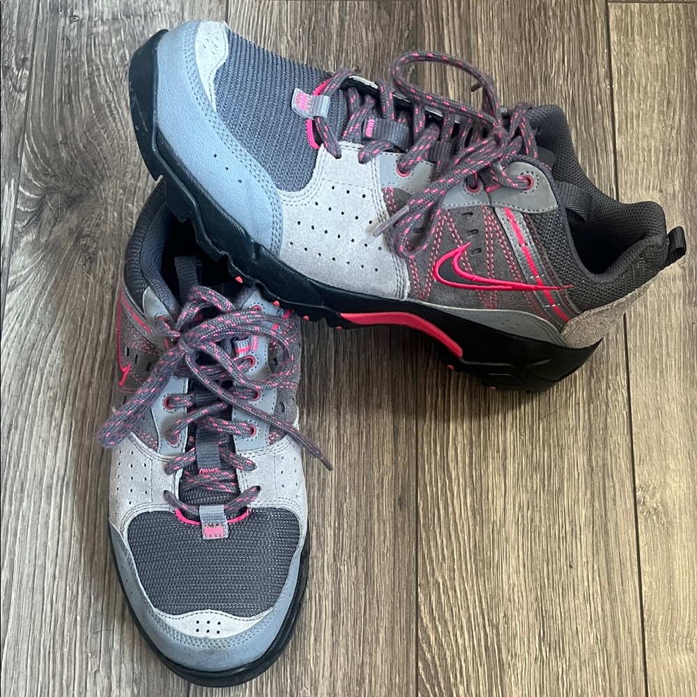 Nike Women's Trekker Shoe